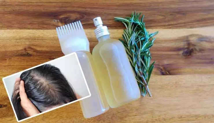 बालों के लिए रोज़मेरी पानी के उपयोग के 8 फायदे