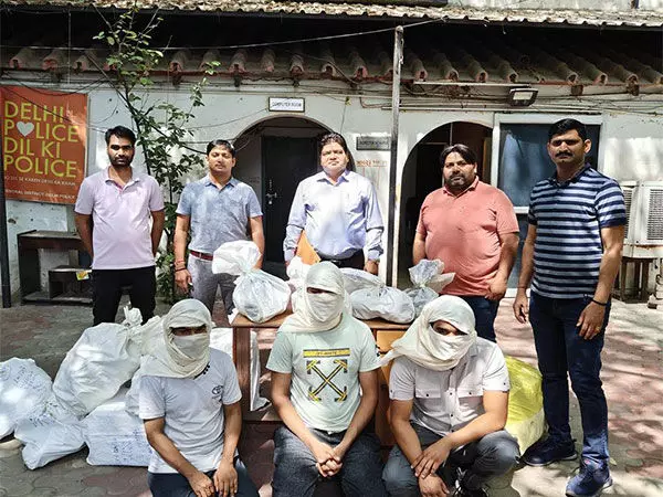 दिल्ली पुलिस ने नकली एयरबैग बनाने वाली दो फैक्ट्रियों का भंडाफोड़ किया