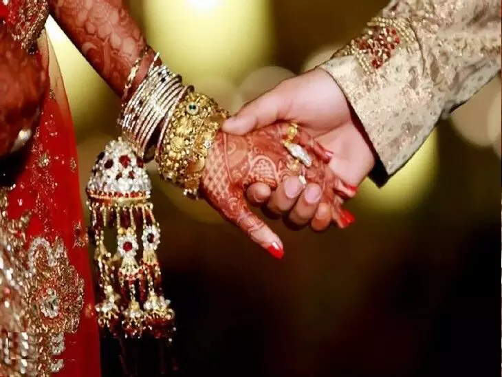 यूपी पुलिस के शादीशुदा सिपाही ने झांसा देकर की दूसरी शादी