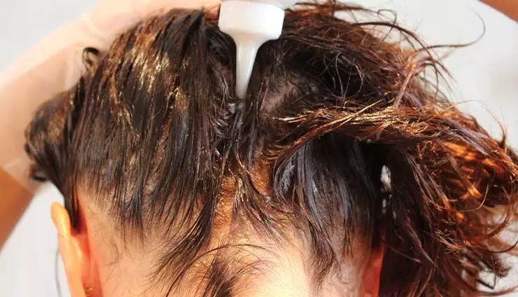 हेयर कलर करने के दौरान बचें इन गलतियों से, बालों को होता हैं नुकसान