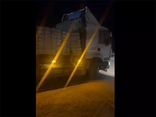 इज़रायली सेना का कहना- शुक्रवार को 276 मानवीय सहायता ट्रक गाजा में दाखिल हुए