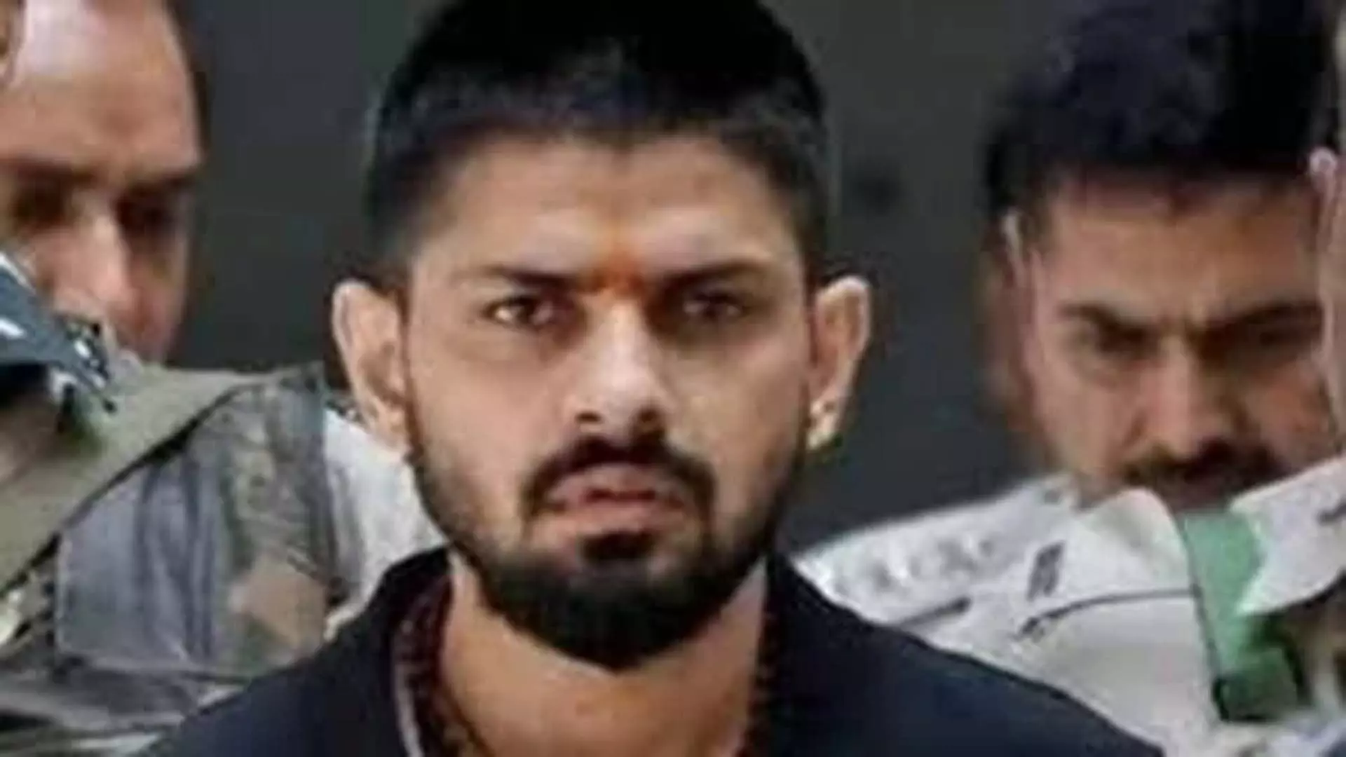 सलमान खान के घर पर फायरिंग, लॉरेंस बिश्नोई, भाई अनमोल बिश्नोई वांटेड आरोपी घोषित