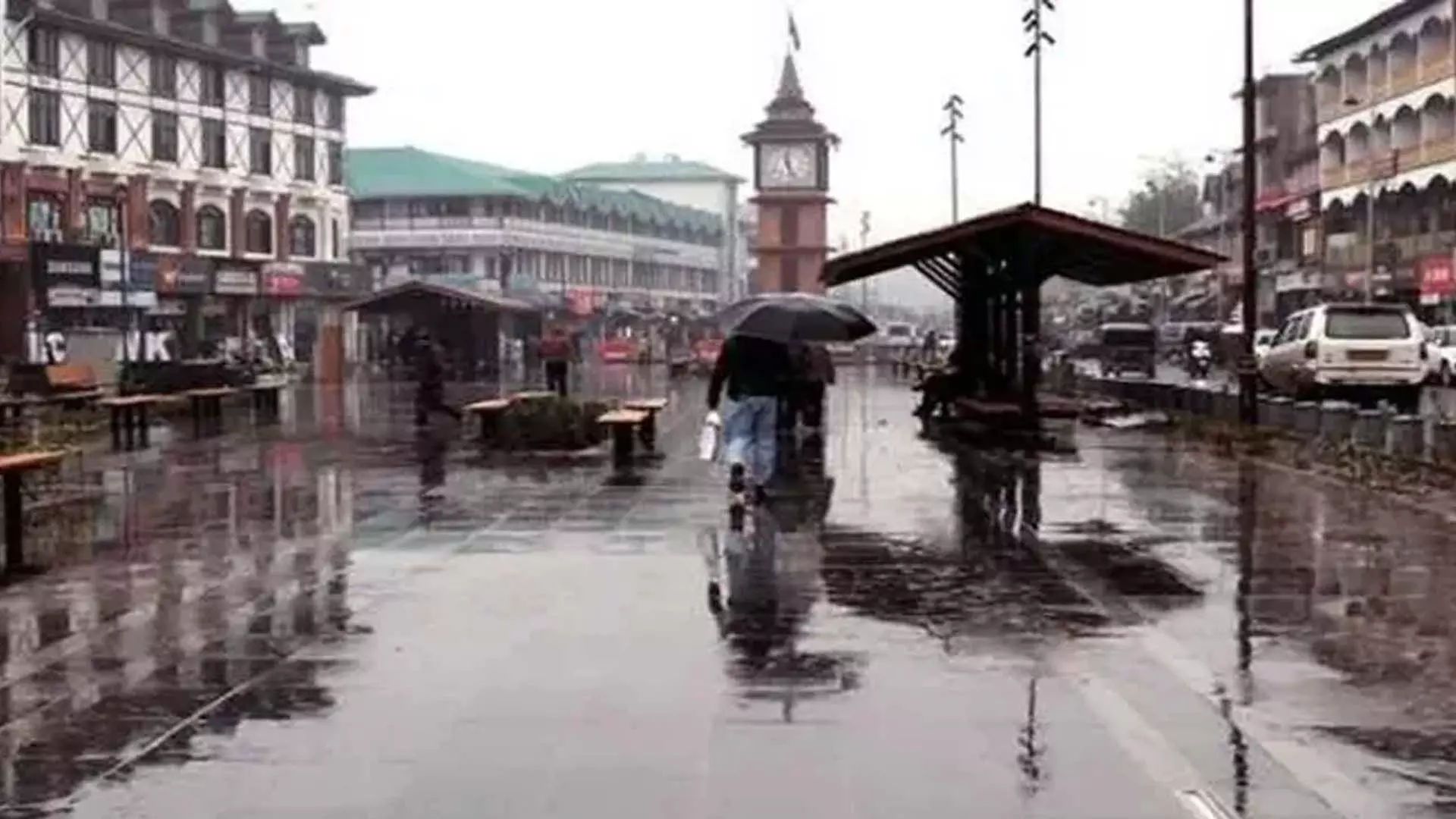 जम्मू-कश्मीर में बारिश रुकी, तापमान गिरा