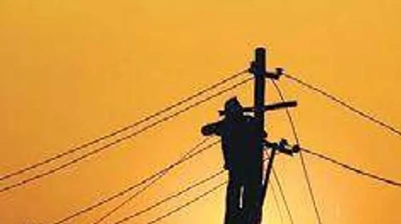 बिजली की मांग को पूरा करने में केएसईबी के पसीने छूटने से कई ट्रांसफार्मर खराब हो गए