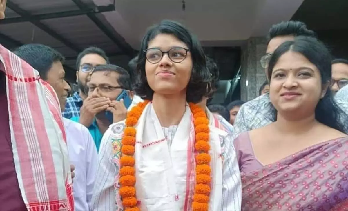 रामानुजन सीनियर सेकेंडरी स्कूल की देवश्री कश्यप ने एचएसएलसी परीक्षा में तीसरा स्थान हासिल किया