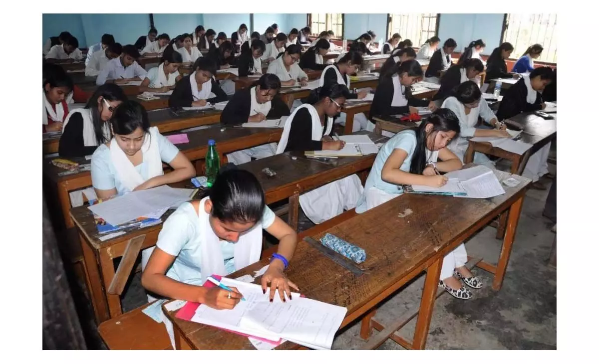 डेमो स्कूलों ने एचएसएलसी परीक्षा 2024 में अच्छा प्रदर्शन किया