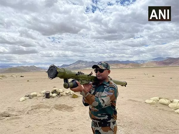 सेना चीन, पाकिस्तान सीमाओं के लिए 6800 करोड़ रुपये की देसी कंधे से दागी जाने वाली मिसाइल परियोजनाओं पर काम कर रही