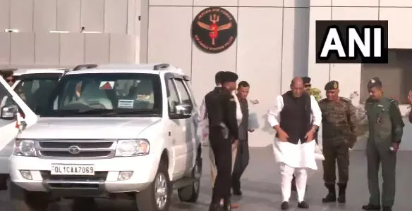 रक्षा मंत्री राजनाथ सिंह सियाचिन रवाना, देखें वीडियो