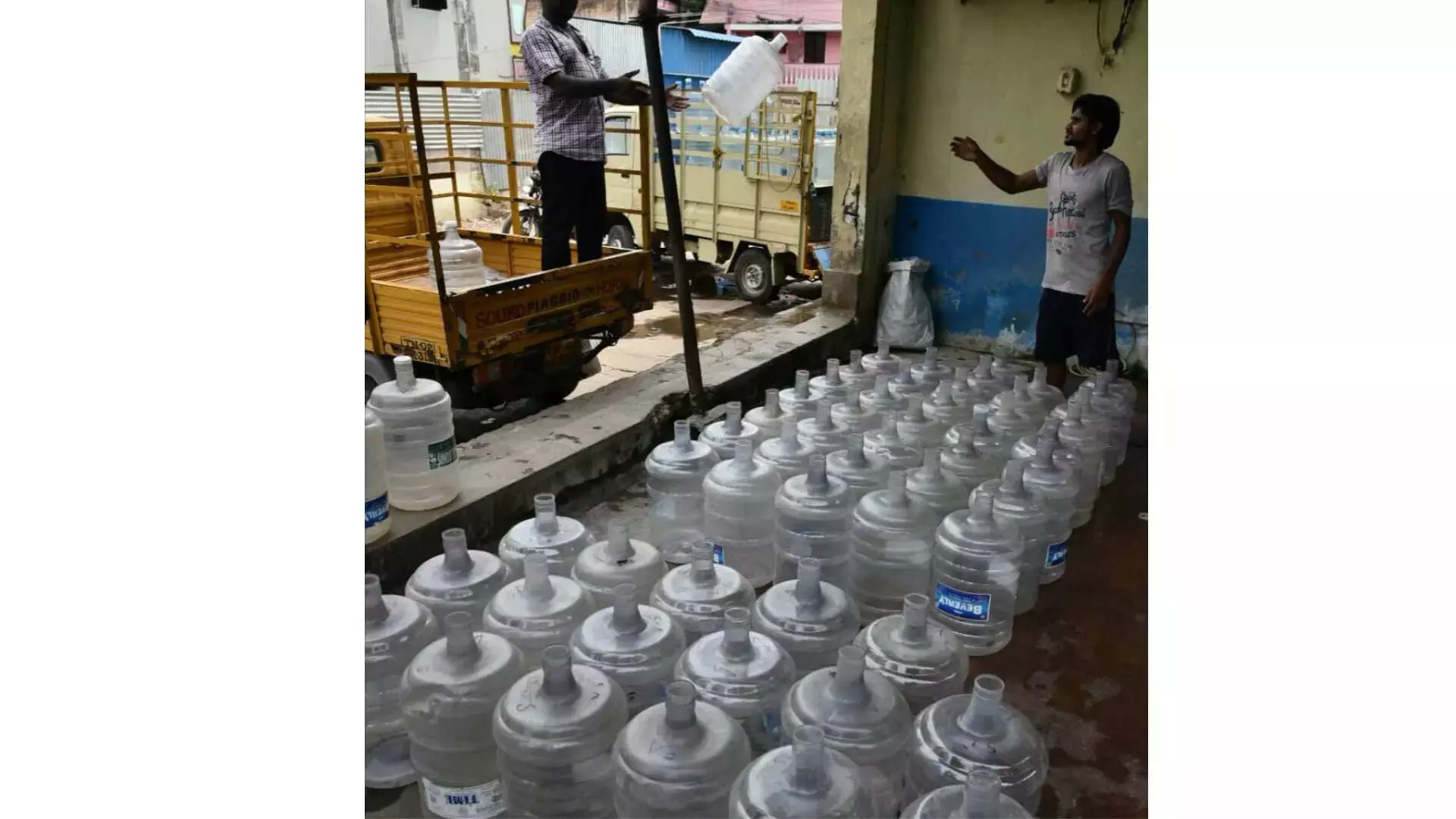 हैदराबाद निवासियों को मिल रहा अनुपचारित, बोतलों में गंदा पानी?