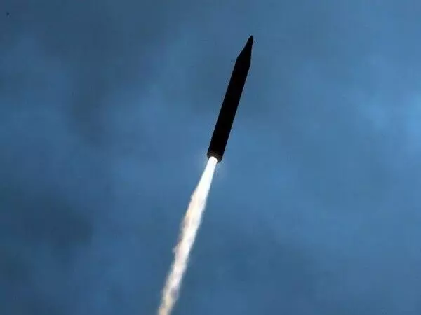 जापान का कहना है कि उत्तर कोरिया ने पूर्वी तट से मिसाइल दागी