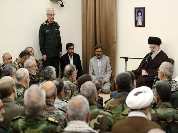 ईरान के सर्वोच्च नेता ने सेना के इसराइल विरोधी अभियान की सराहना की