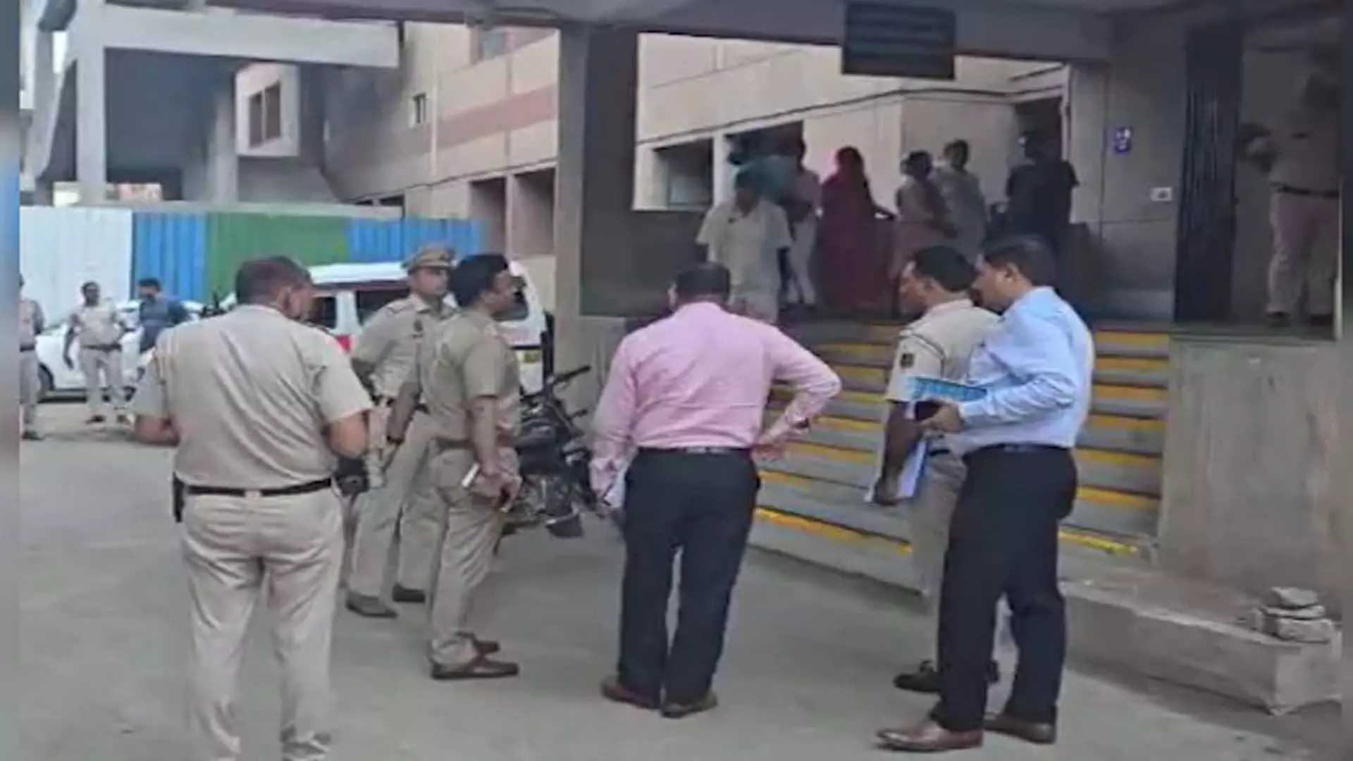 दिल्ली के व्यस्त बाजार में गोलीबारी में 1 की मौत, एक अन्य घायल