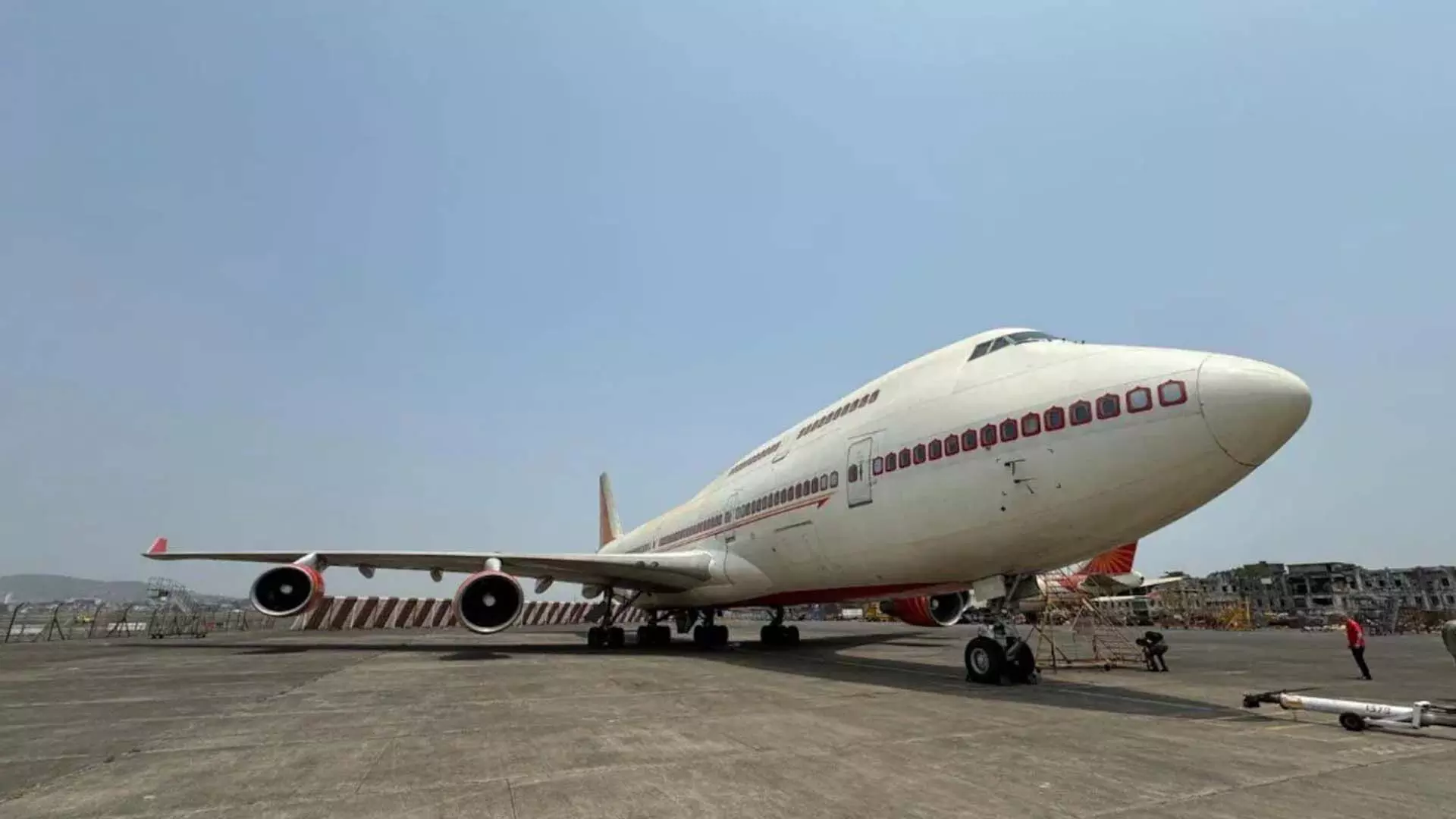 एयर इंडिया का प्रतिष्ठित बोइंग 747, जिसे आसमान की रानी कहा जाता है, अपने स्टाइल में सामने आया