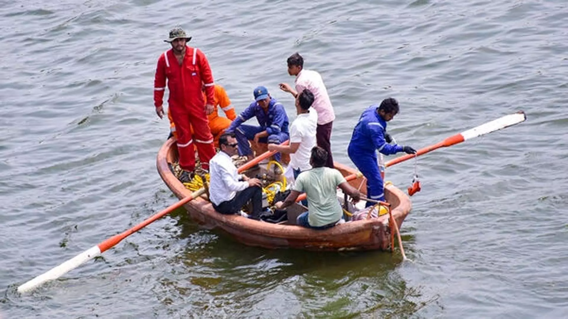 सलमान खान के घर पर फायरिंग, आरोपियों को 10 राउंड फायरिंग का आदेश, सूरत की तापी नदी में फेंकी बंदूक