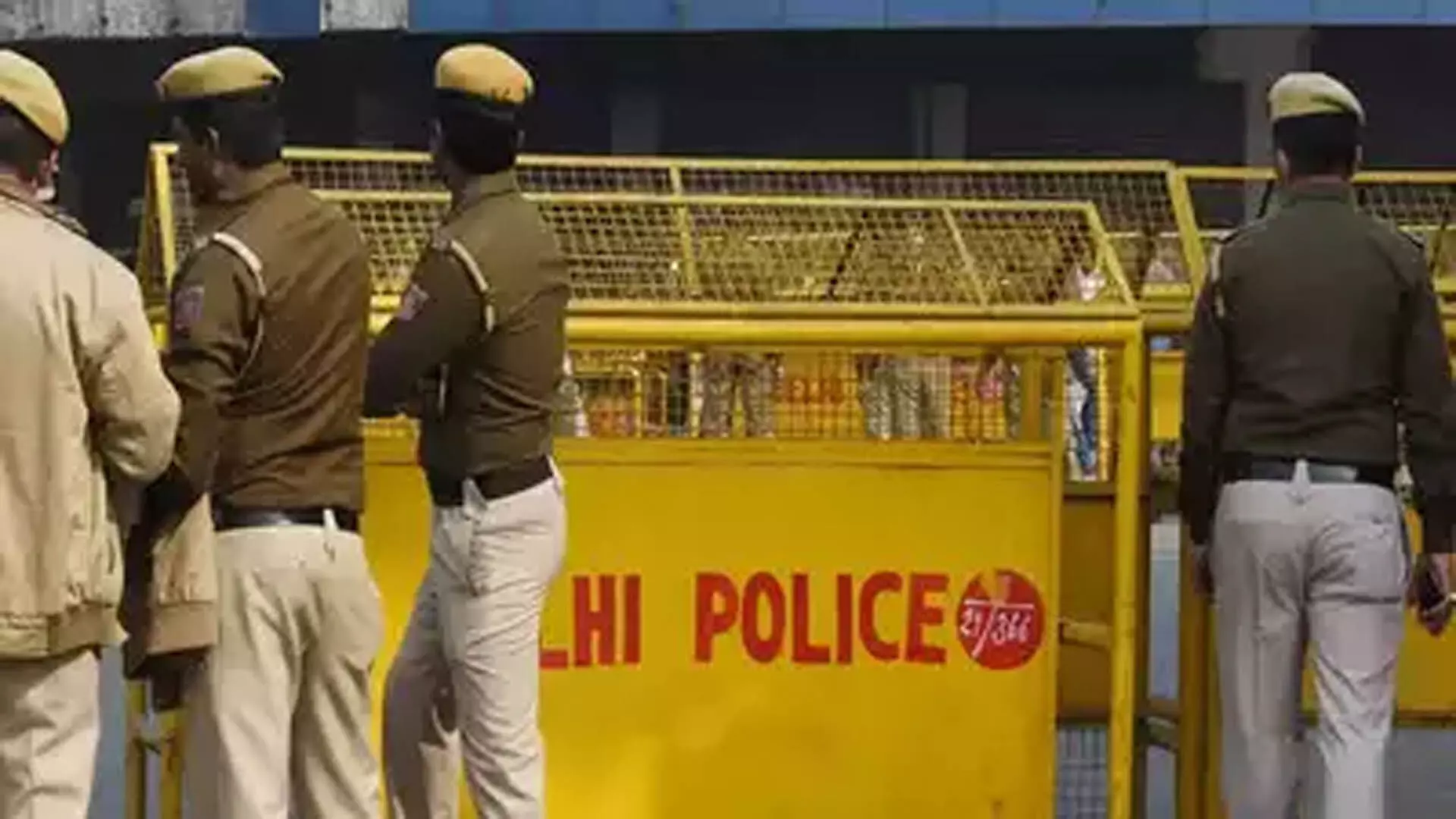 दिल्ली पुलिस ने हनुमान जयंती शोभा यात्रा के दौरान व्यवस्था बनाई
