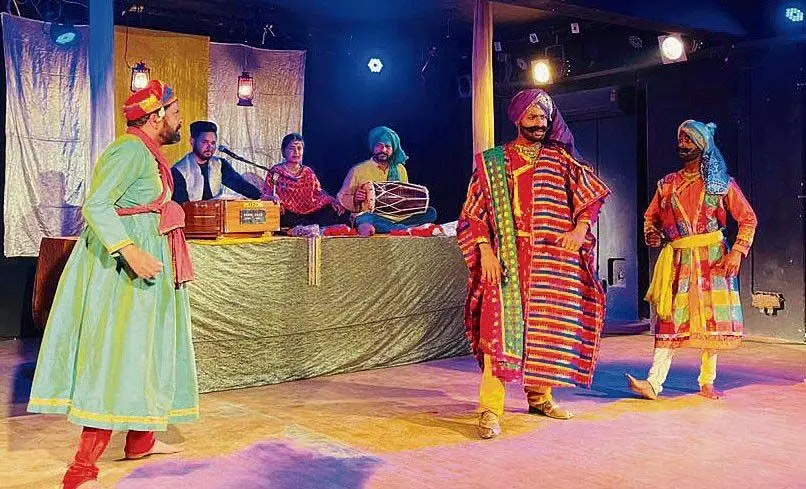 राष्ट्रीय रंगमंच उत्सव की शुरुआत धालीवाल द्वारा निर्देशित नाटक से हुई