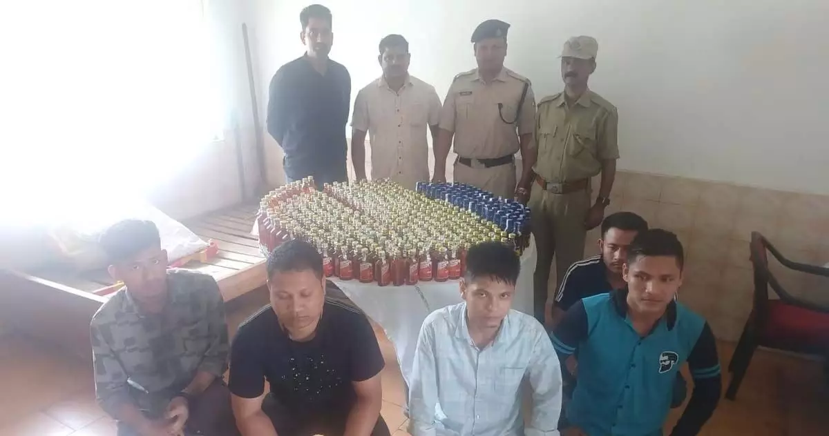 रेलवे पुलिस बल ने उत्तरी लखीमपुर रेलवे स्टेशन पर 439 बोतल विदेशी शराब जब्त
