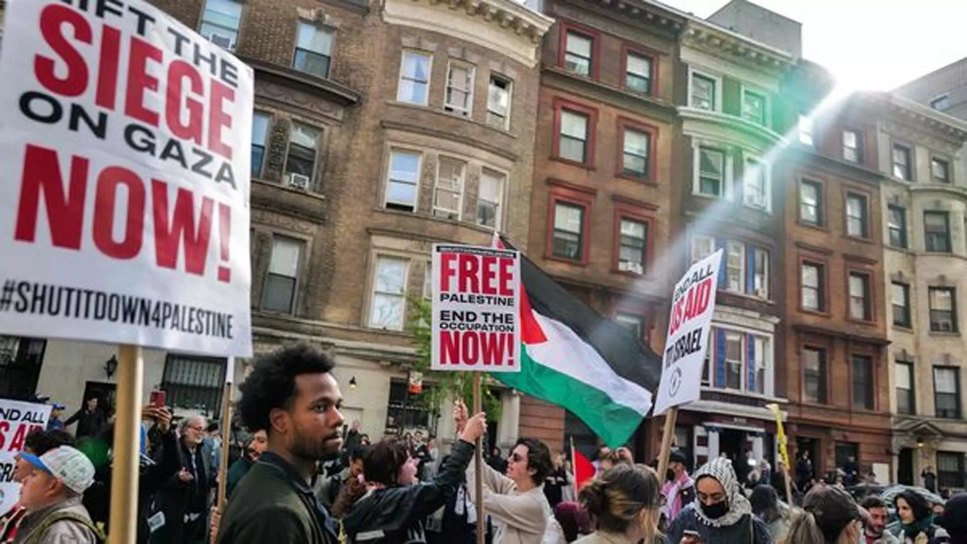 इज़राइल-हमास युद्ध के बीच फिलिस्तीनी समर्थक विरोध प्रदर्शनों से हिल गए अमेरिकी विश्वविद्यालय