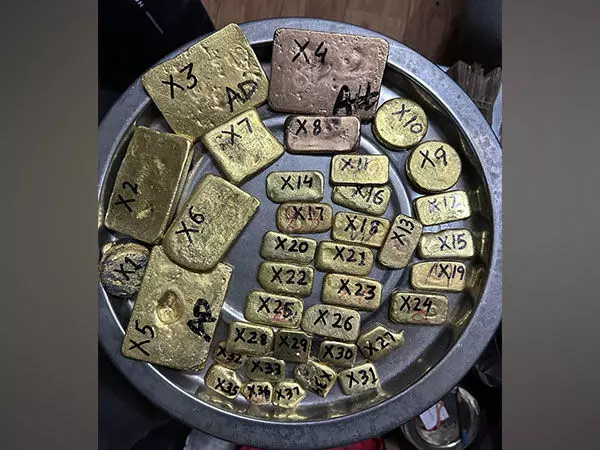 DRI मुंबई ने अफ्रीका से तस्करी कर लाया जा रहा 9.67 किलोग्राम सोना जब्त किया