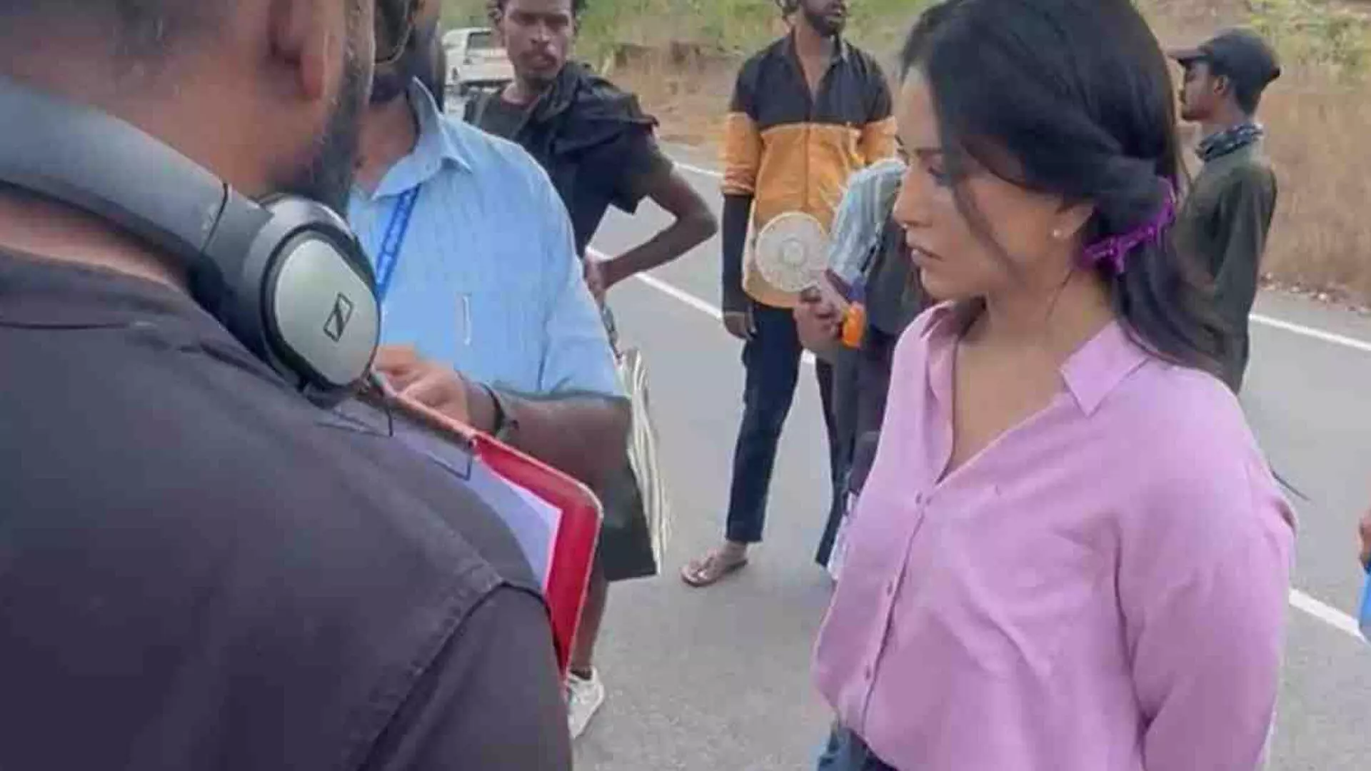 सनी लियोन ने केरल में अनाम मलयालम फिल्म की शूटिंग की, वीडियो वायरल
