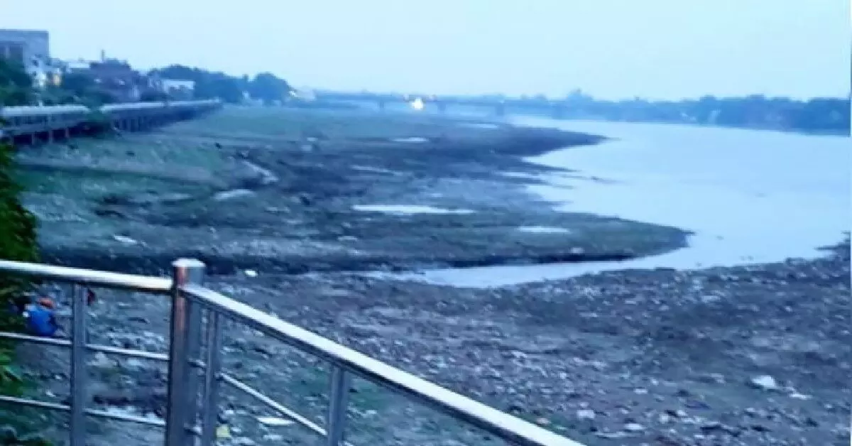 SC ने आगरा में यमुना नदी तल की तत्काल सफाई का आदेश दिया