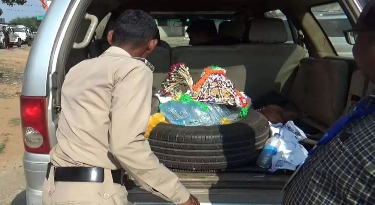 FST और पुलिस ने भूपेश बघेल के गाडी की ली तलाशी