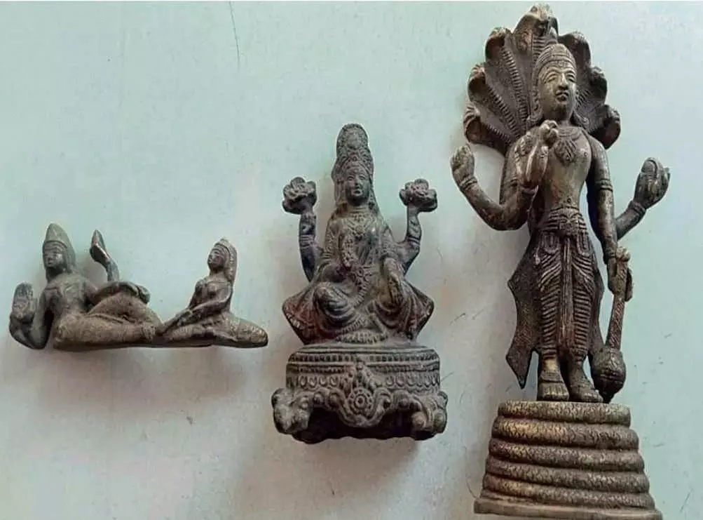 गुरुग्राम के बाघनकी गांव में 400 साल पुरानी कांस्य मूर्तियां मिलीं