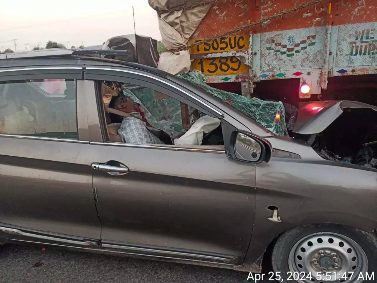 सूर्यापेट: सड़क दुर्घटना में 6 लोगों की मौत, दो घायल