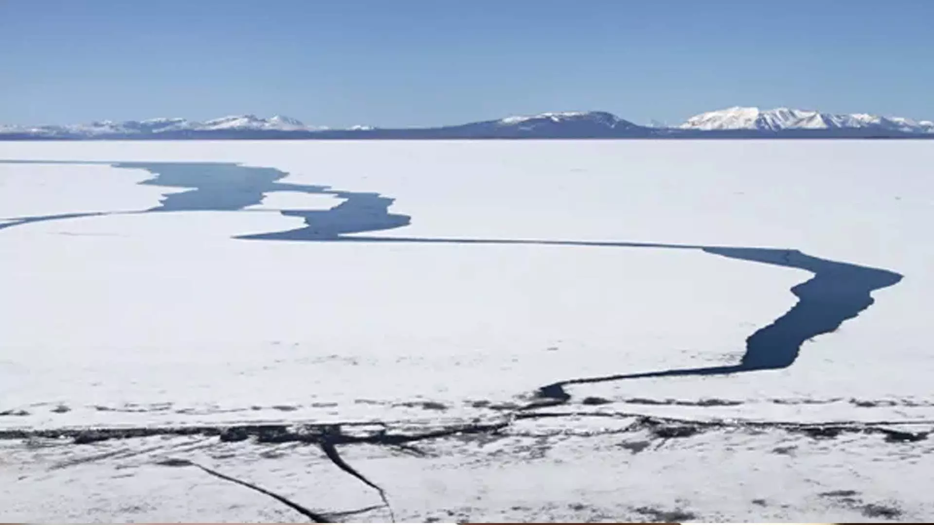 येलोस्टोन झील का जलवायु परिवर्तन के प्रति अजीब प्रतिरोध होने वाला है ख़त्म