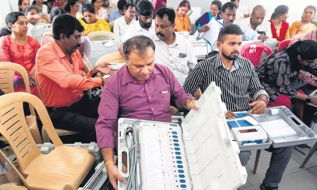 चुनाव आयोग के अधिकारियों को कर्नाटक में 72 फीसदी मतदान की उम्मीद