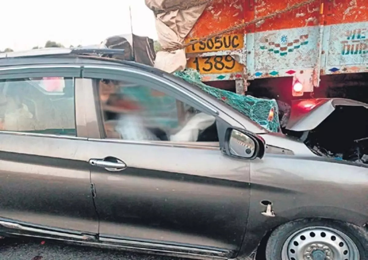 तेलंगाना में तीन अलग-अलग सड़क हादसों में 11 लोगों की मौत