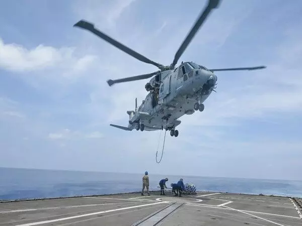 भारतीय नौसेना ने यूके के लिटोरल रिस्पांस ग्रुप के साथ समुद्री साझेदारी अभ्यास में भाग लिया