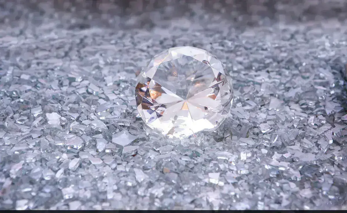 वैज्ञानिक तरल धातु का उपयोग करके मिनटों में हीरे उगाते हैं