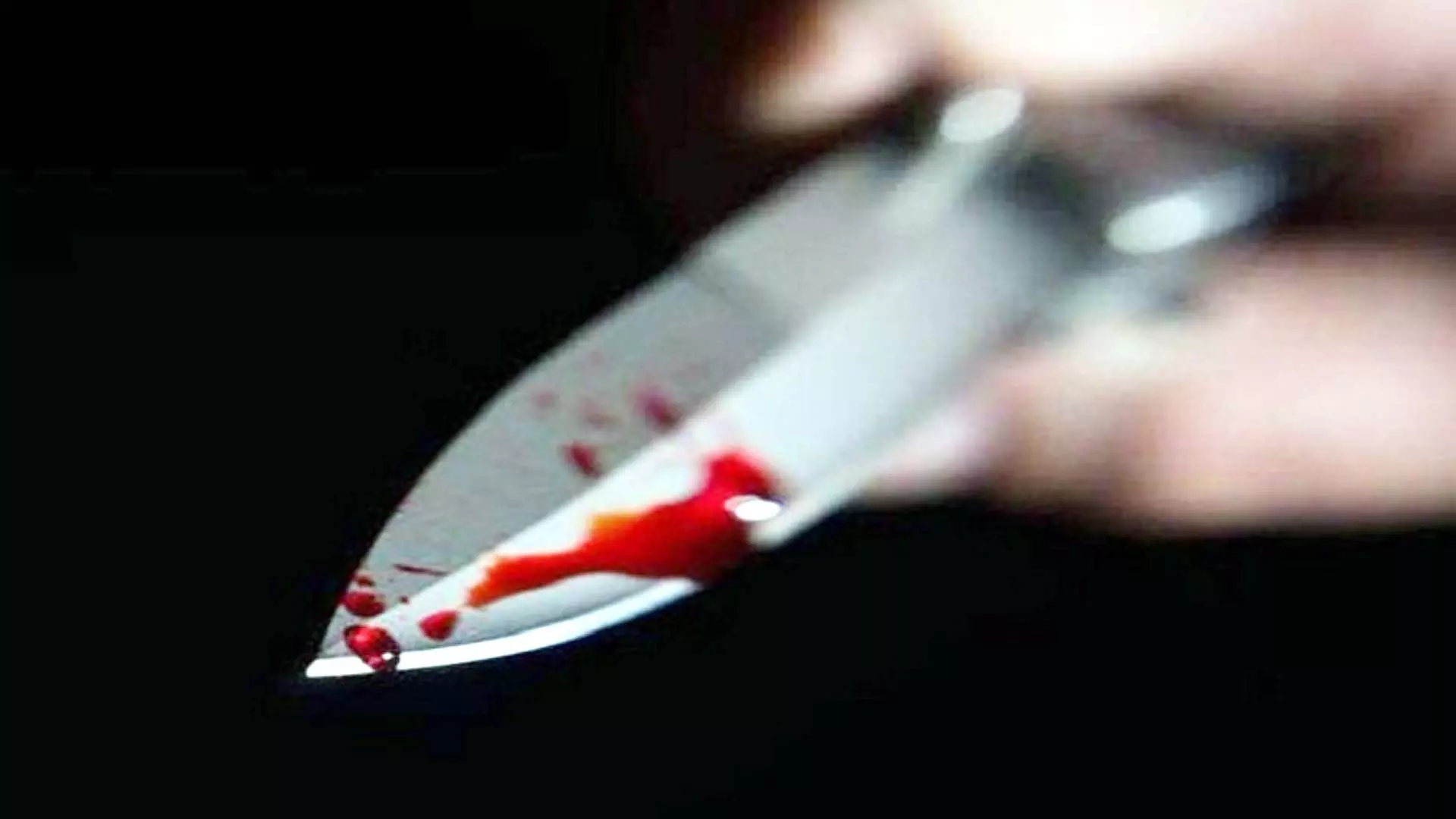 Hamirpur : युवक ने पेट में चाकू मारकर अपनी ही ली जान