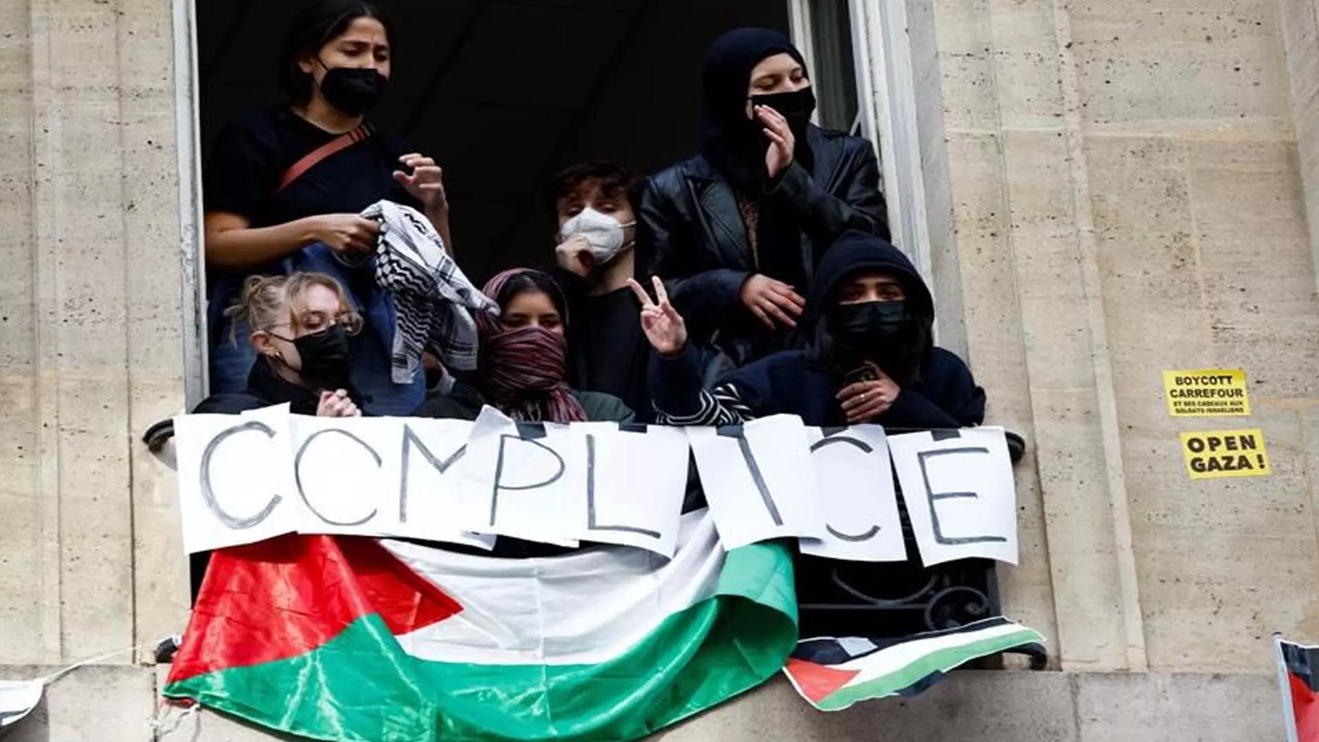 पेरिस विश्वविद्यालय के छात्रों ने फ़िलिस्तीनी समर्थन में परिसर की इमारत पर कब्ज़ा कर लिया