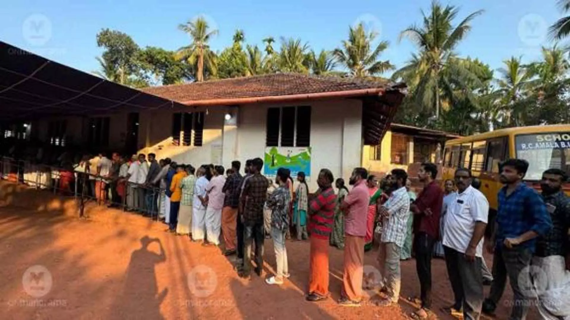 लोकसभा चुनाव के दूसरे चरण के दौरान केरल में पोलिंग एजेंट समेत पांच की मौत