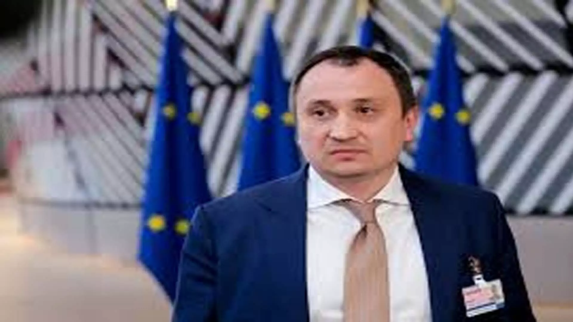 भ्रष्टाचार आरोप के बाद यूक्रेन के मंत्री हिरासत में भेजे गए