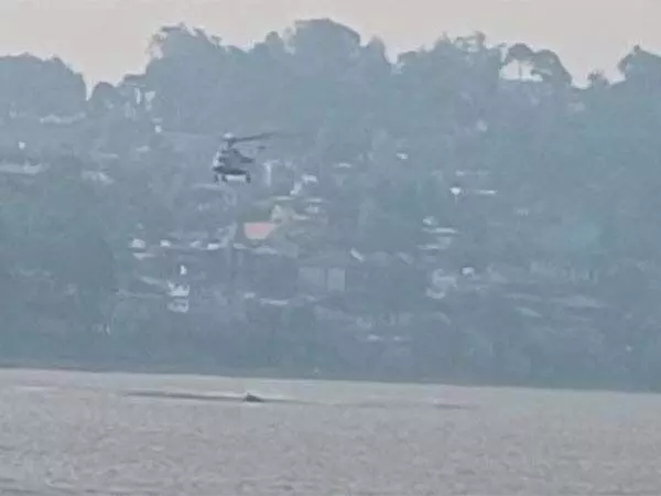 नैनीताल के आसपास के पहाड़ों में घने जंगलों में जंगल की फैल रही है आग, वायुसेना ने एमआई-17 हेलिकॉप्टर तैनात किए