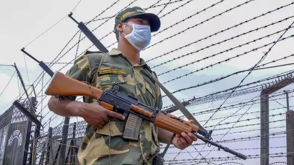 सीमा सुरक्षा बल (बीएसएफ) के जवान की अपनी ही बंदूक से आकस्मिक गोली लगने से मौत