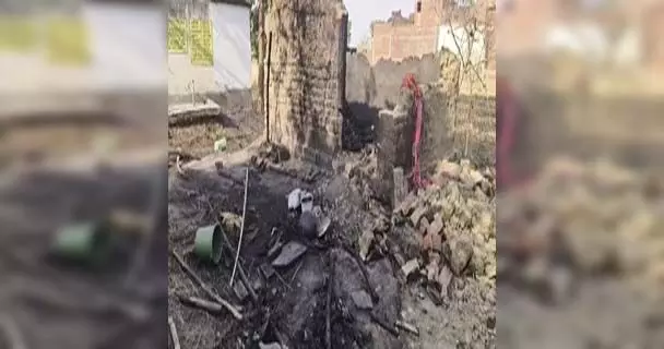 झोपड़ी में लगी आग: 4 की मौत, घिर गया पूरा परिवार