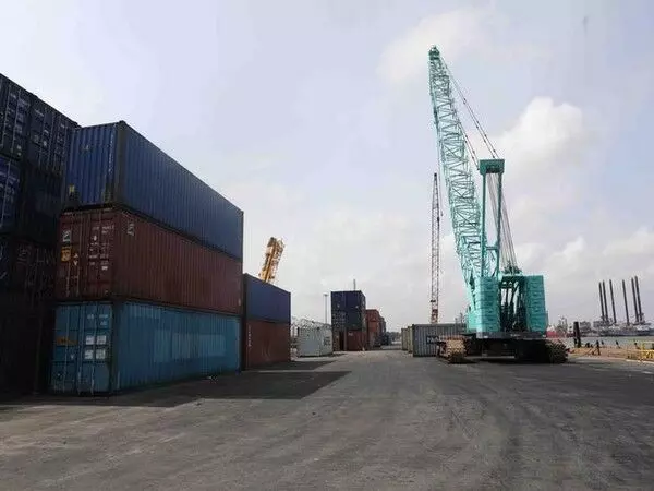 पाकिस्तान: सरकारी कर्मचारियों ने कराची बंदरगाह पर हड़ताल की