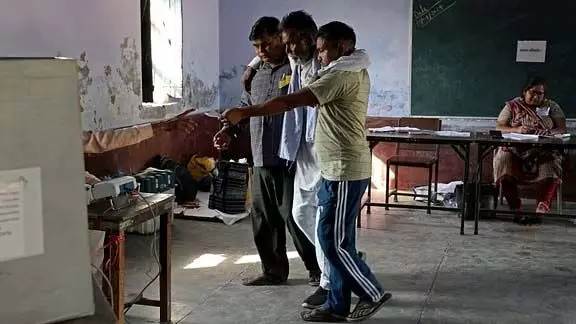 चुनाव आयोग ने चामराजनगर में हिंसा से प्रभावित मतदान केंद्र पर फिर से चुनाव की अधिसूचना जारी