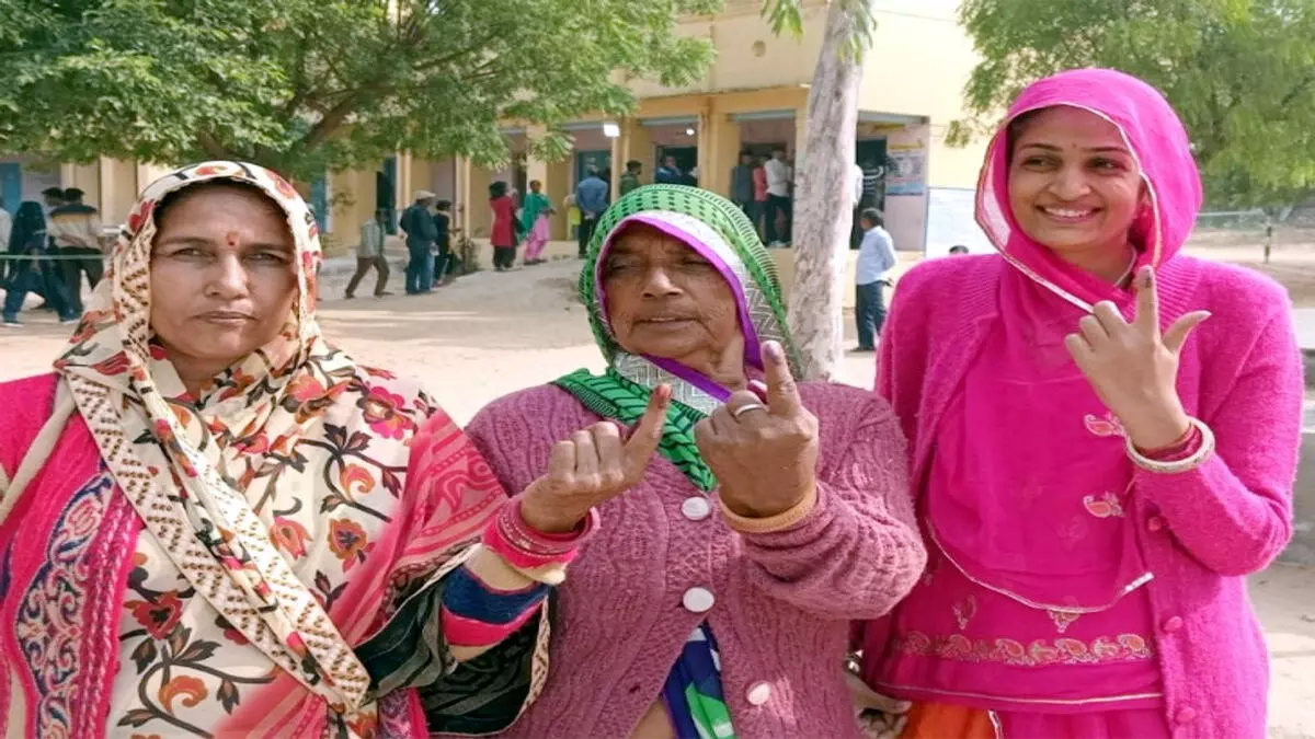डूंगरपुर जिले में 67.57 प्रतिशत मतदान, पुरुषों के मुकाबले महिलाओं का मतदान प्रतिशत अधिक रहा