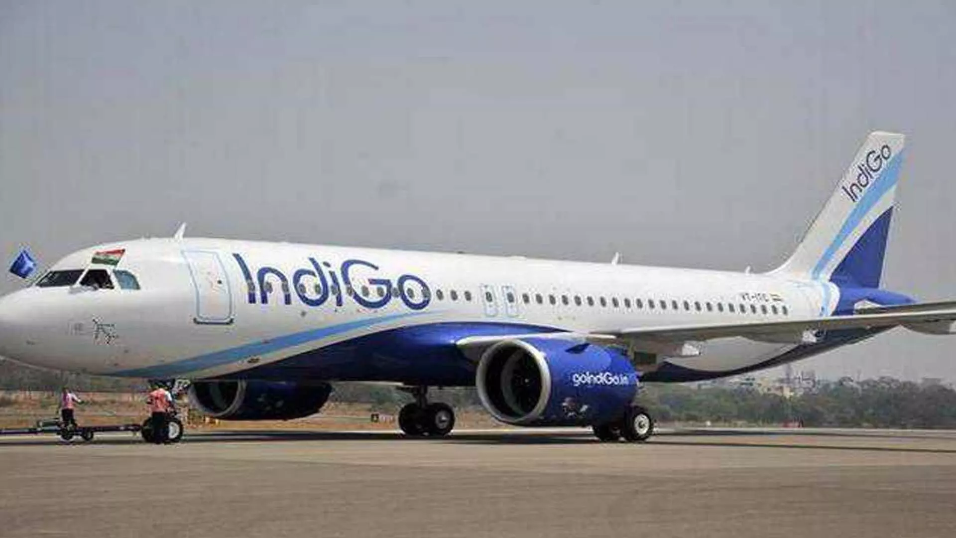 इंडिगो के दिल्ली-अहमदाबाद विमान में खराबी