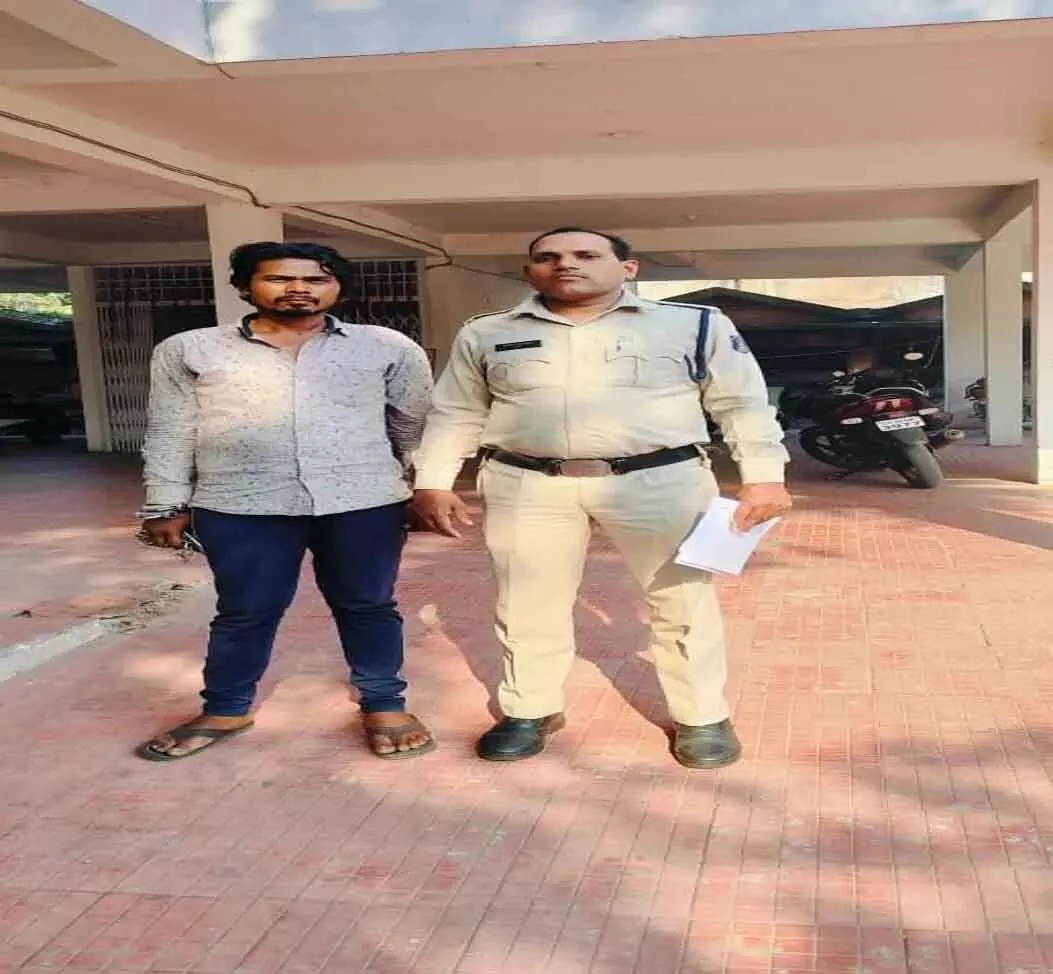नारायणा हॉस्पिटल के पास चाकू लेकर घूमते युवक गिरफ्तार