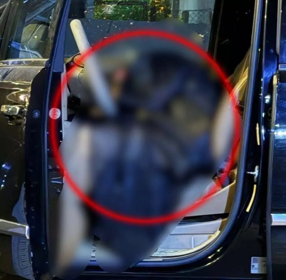 हत्या का LIVE वीडियो, हमलावर ने कार में बैठी लड़की को बनाया निशाना