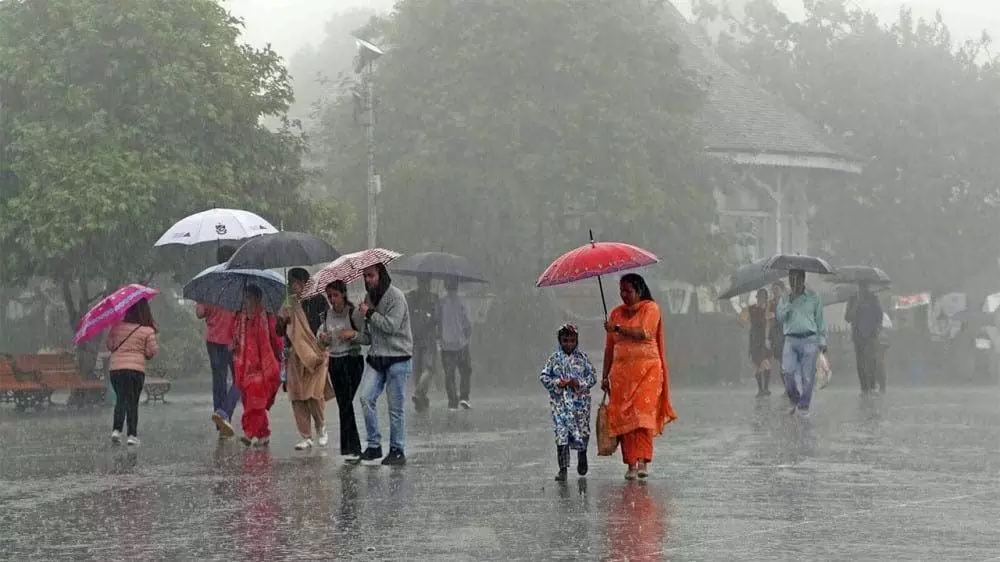 गुजरात में होगी दोहरी मार, जानिए किस क्षेत्र में होगी बारिश