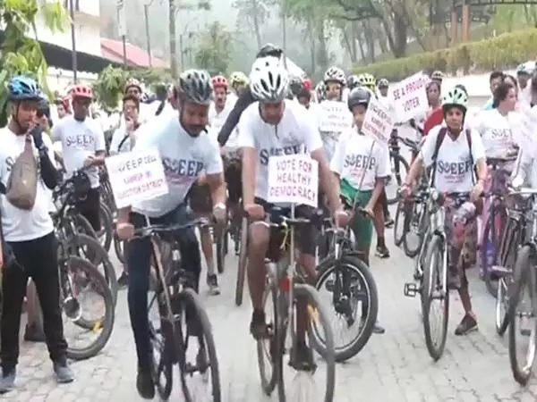स्वीप सेल ने मतदाताओं की भागीदारी को प्रोत्साहित करने के लिए असम में साइकिल रैली आयोजित की