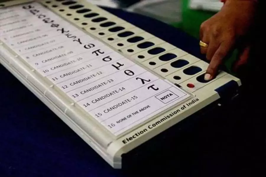 लोकसभा चुनाव: कर्नाटक में ईवीएम को तीन चरण की सुरक्षा प्रदान की गई