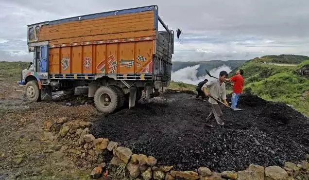 मेघालय 70000 टन से अधिक कोयले को डिपो तक पहुंचाया जाना बाकी